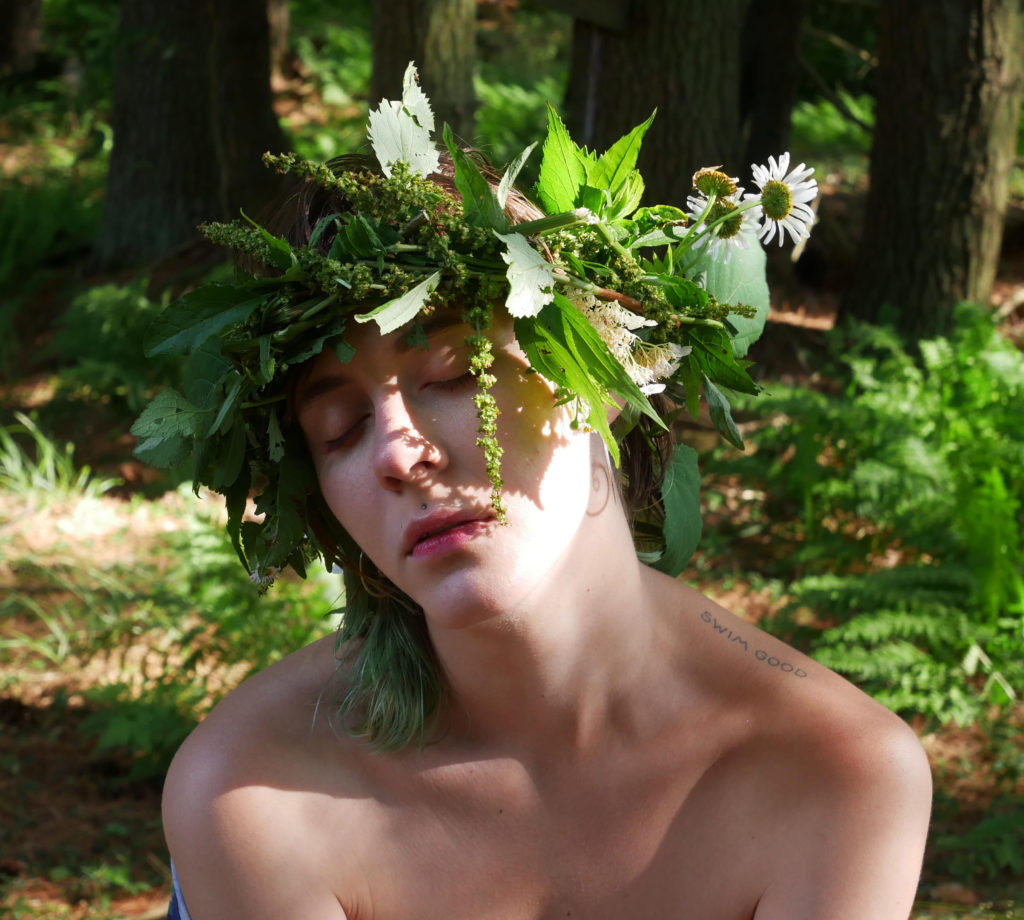 Astrid Flower Crown Cropped P1030349