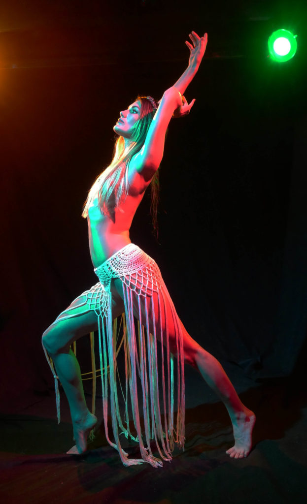 Eva White Dancer P1100337