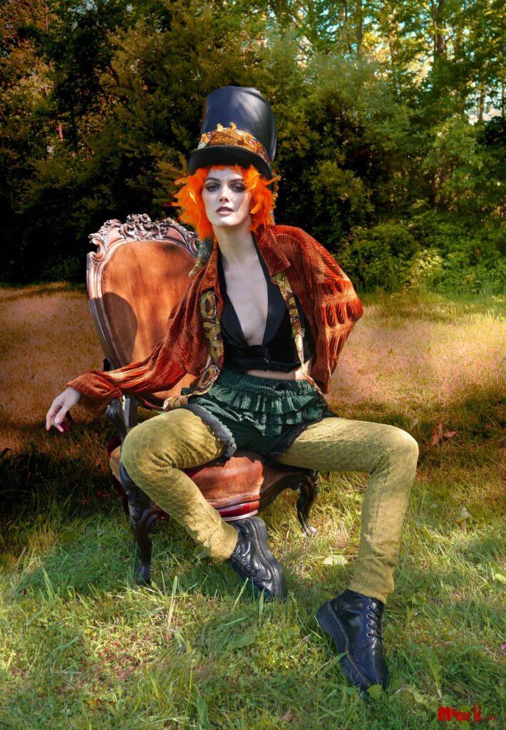 Autumn Huse Mad Hatter P1900591